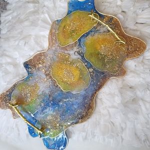 Decorative resin table tray